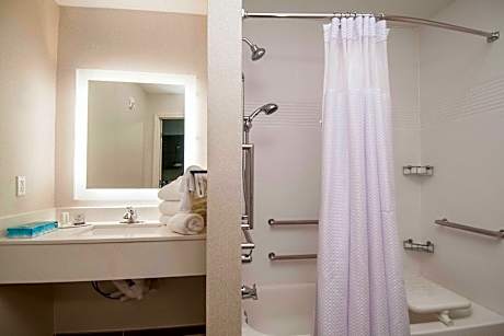 Studio, 2 Queen Beds