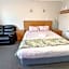 Bayfield Motel and Apartment