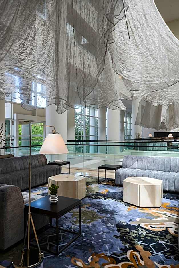 Renaissance by Marriott Schaumburg Convention Center Hotel