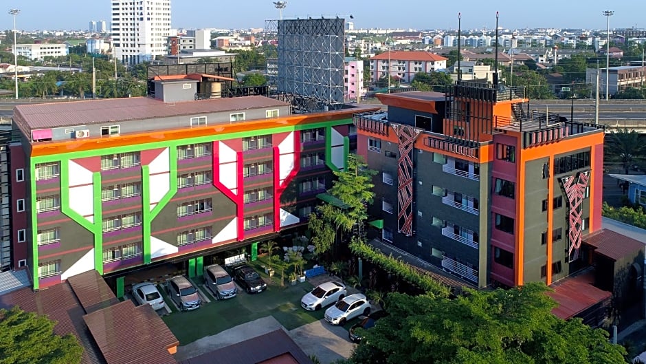 The Breton Hotel (Media)