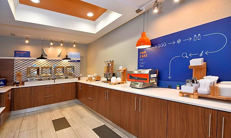 Holiday Inn Express Hotel & Suites Selma By IHG