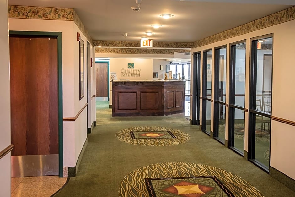 Quality Inn & Suites Loves Park near Rockford
