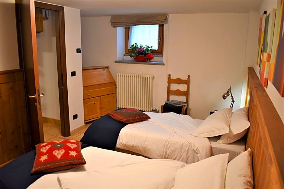 Photo 1 of 20 of 2 Bedroom Chalet