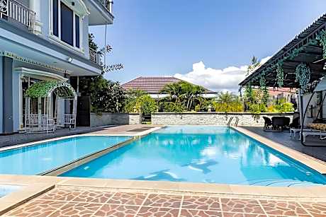 RedDoorz Premium @ Sea Residence Manado