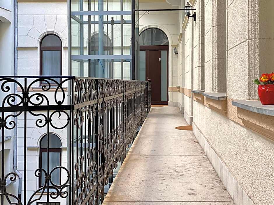 GRACIA APARTMENT HOUSE