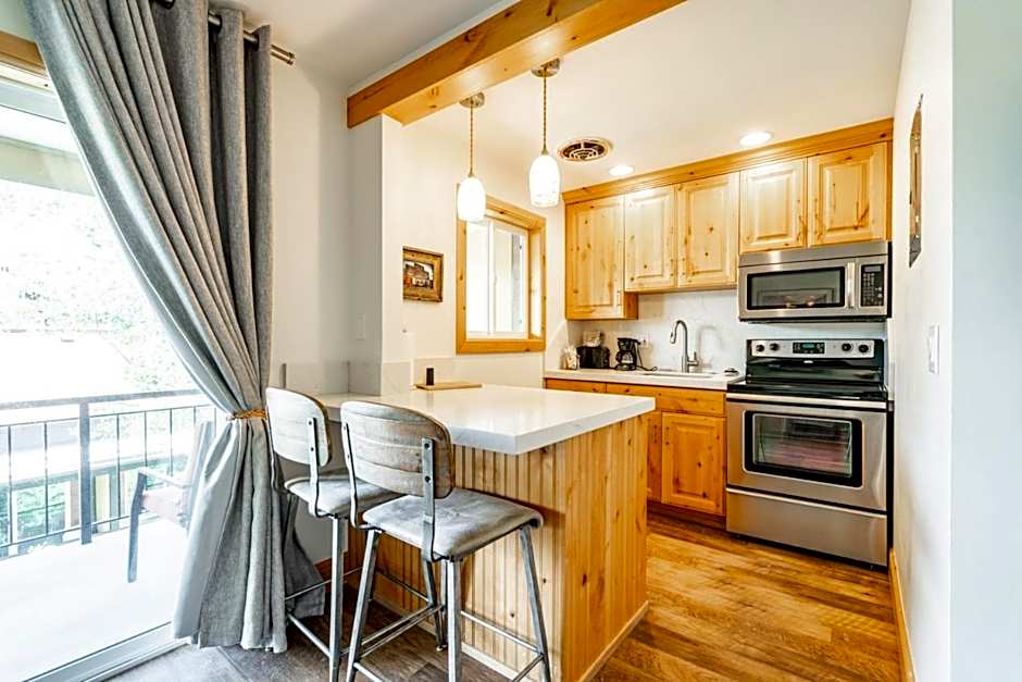 Treasure Mountain Inn