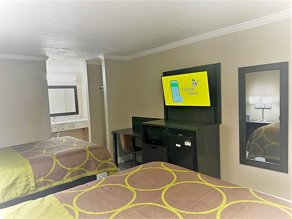 Super 8 by Wyndham Picayune