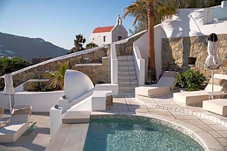 Elite Two Bedroom House Pool View