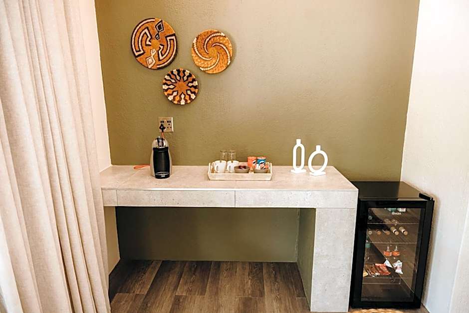 Bambuu Lakeside Lodge