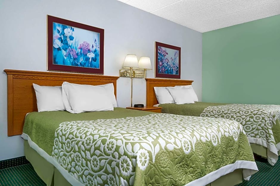 Days Inn by Wyndham St Cloud