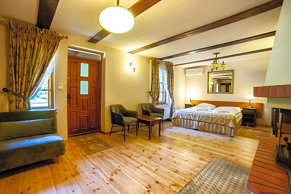 Hotel Dworek Wapionka