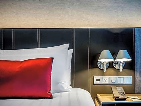 SUPERIOR ROOM, 2 Single Size Beds