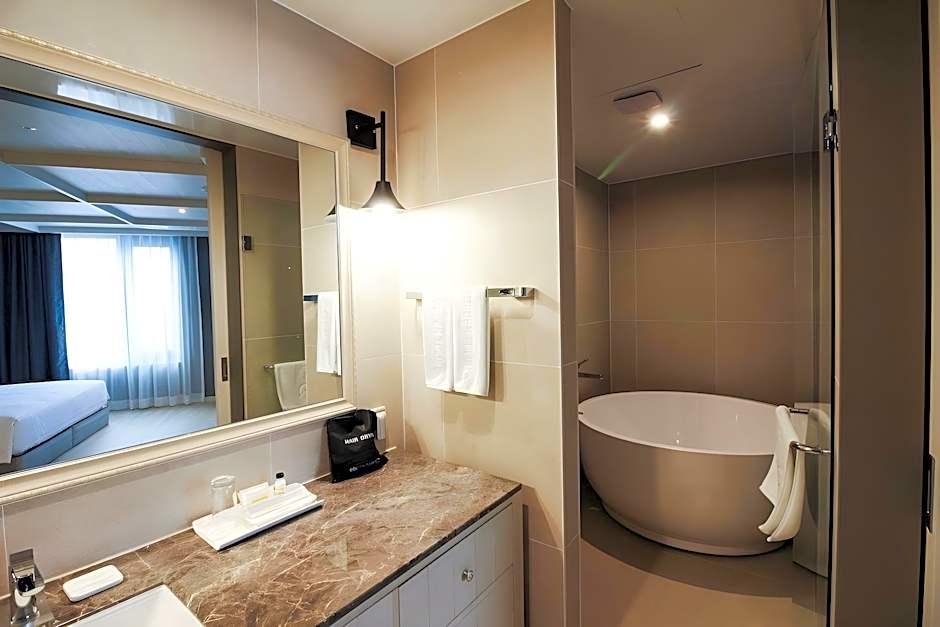 Golden Tulip Ever Yongin Hotel