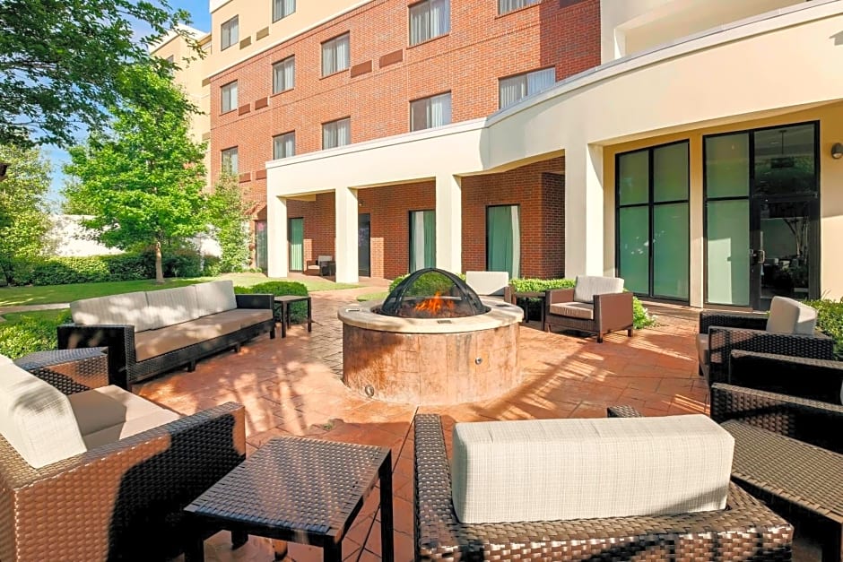 Courtyard by Marriott Dallas Arlington South