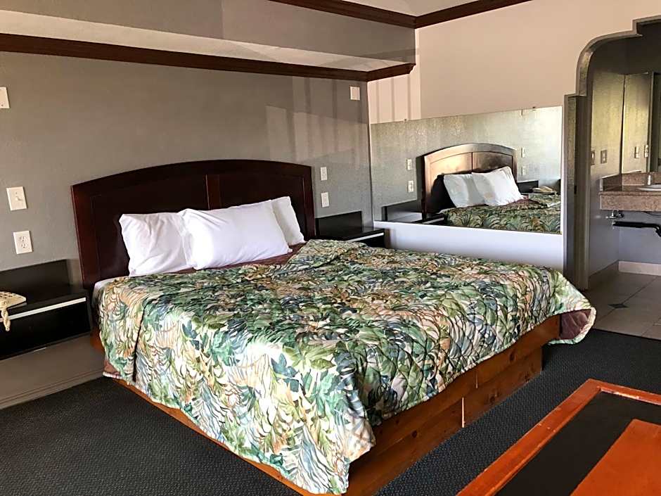 Starlight Inn, Valley Blvd - Downtown LA