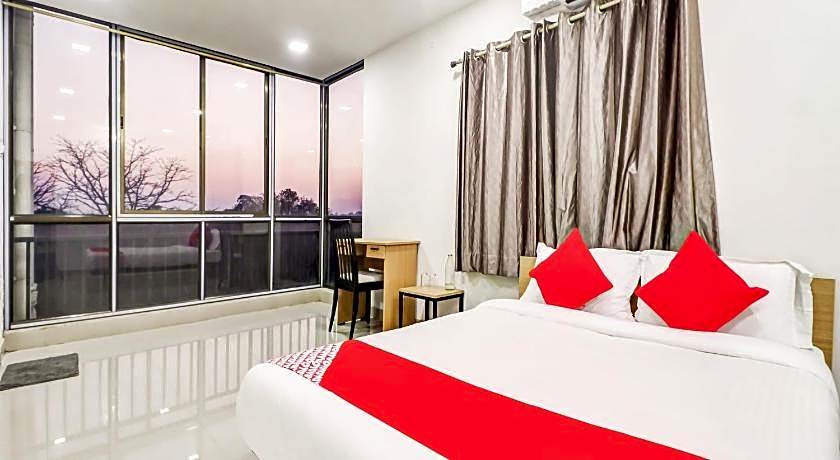 OYO 79480 Flagship HHH Skyline