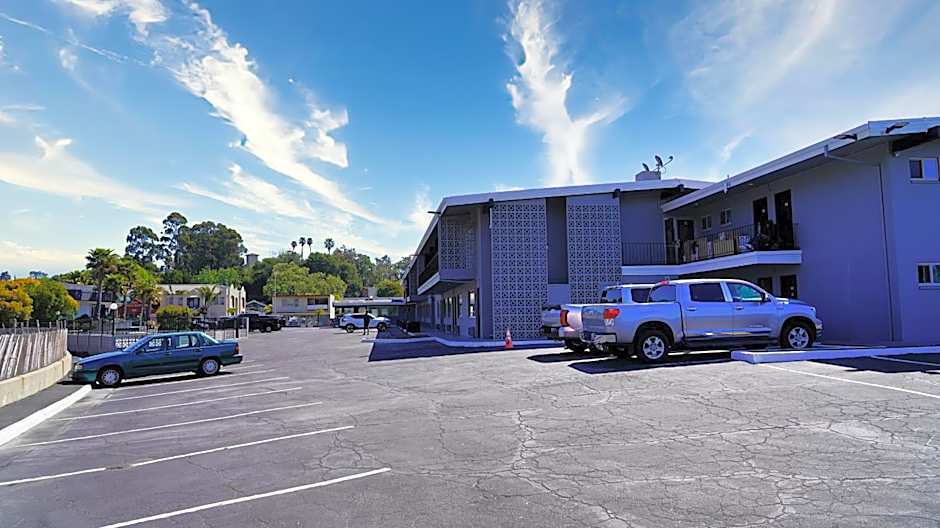 SeaSide Inn & Suites