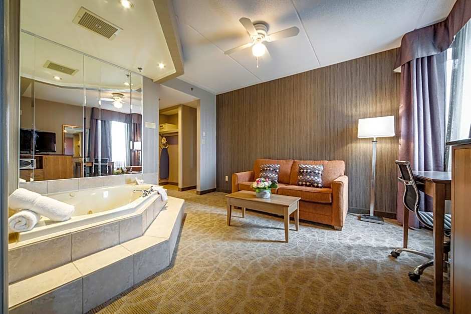 Monte Carlo Inns Airport Suites