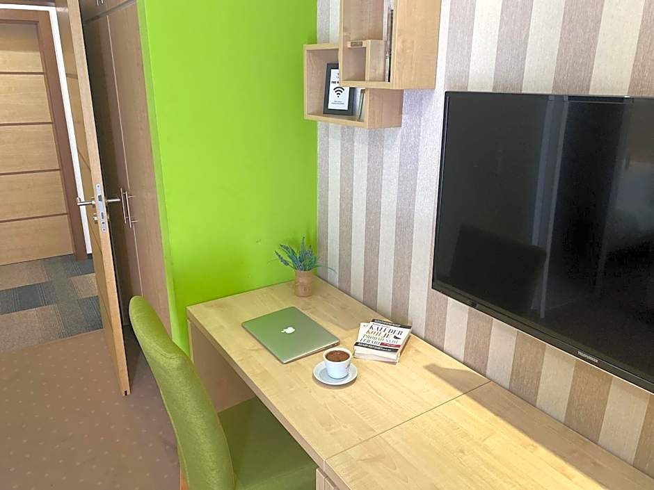 Laurus Motel Airport Tuzla