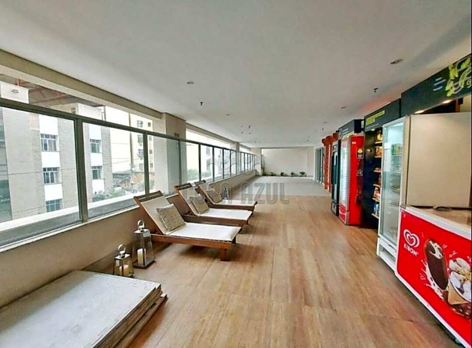 Apto moderno com varanda, piscina e academia