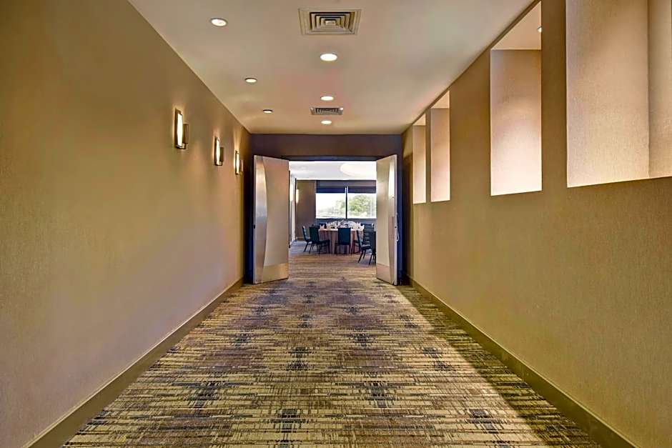 Four Points by Sheraton Boston Newton