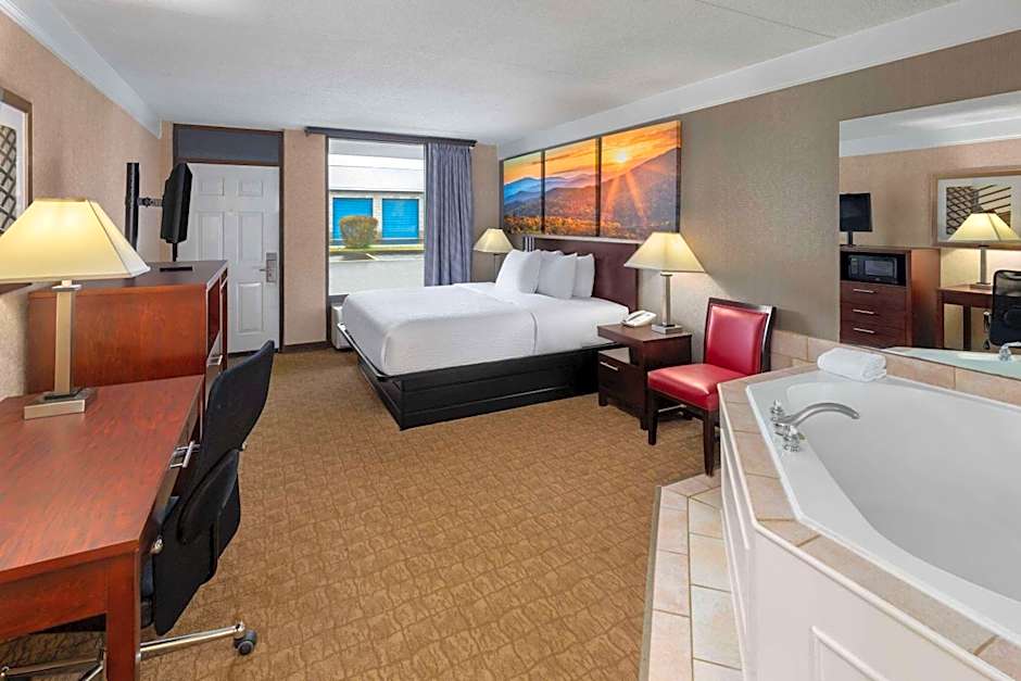 Days Inn by Wyndham Columbia Kentucky