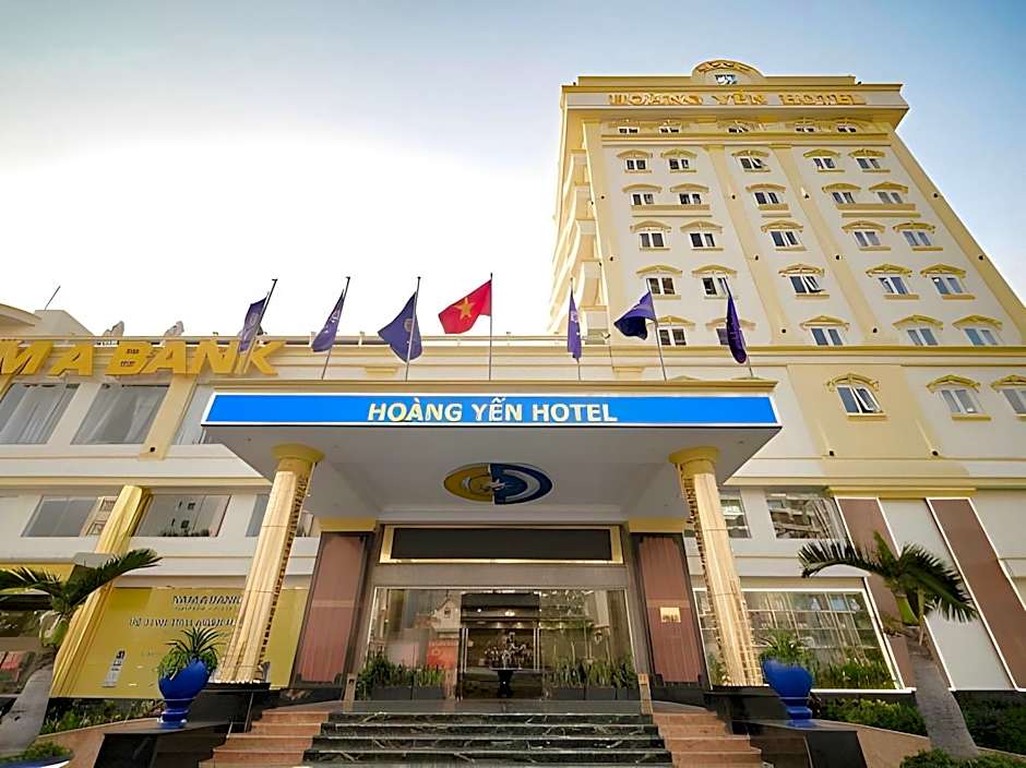 Sandals Hoang Yen Hotel