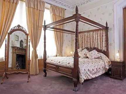 The Royal Hotel Tain