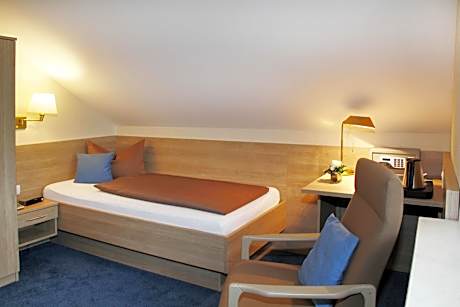 Single Room with Garden View