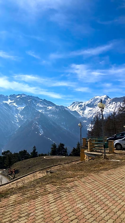 Pràcatinat Hotel & Restaurant