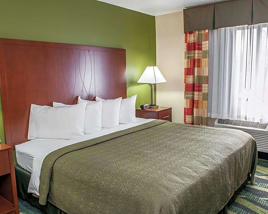 Quality Inn & Suites South Bend Airport