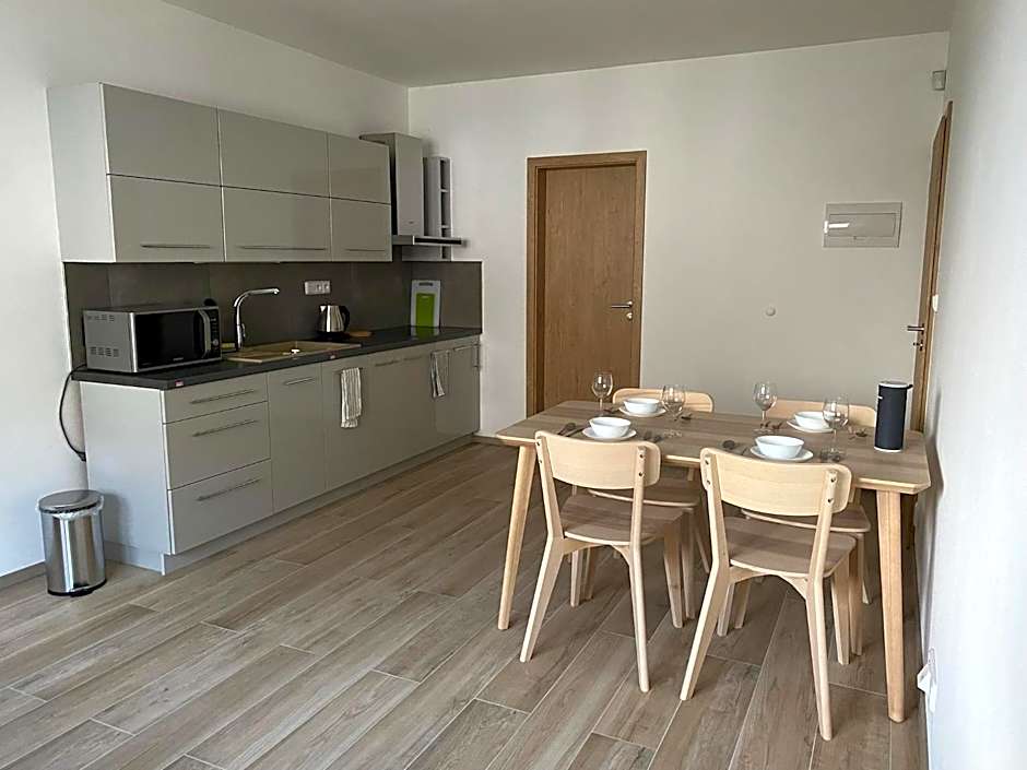 The Dante Villa Apartments