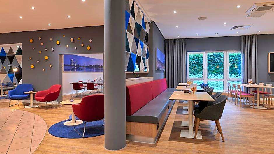 Holiday Inn Express Cologne Troisdorf By IHG