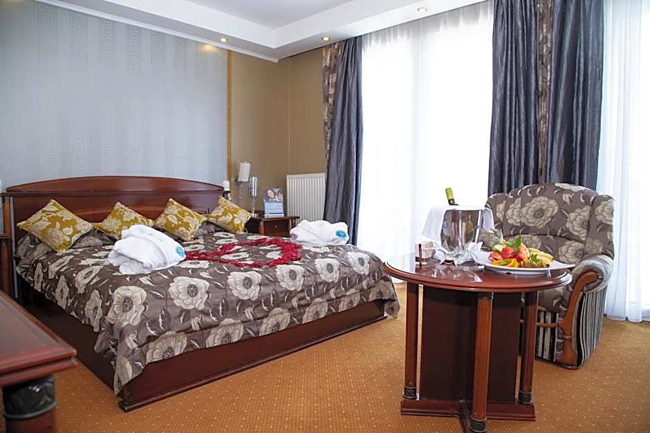 Photo 1 of 8 of Suite
