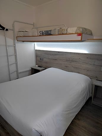 Triple Room with 1 Double bed and 1 Single Bed