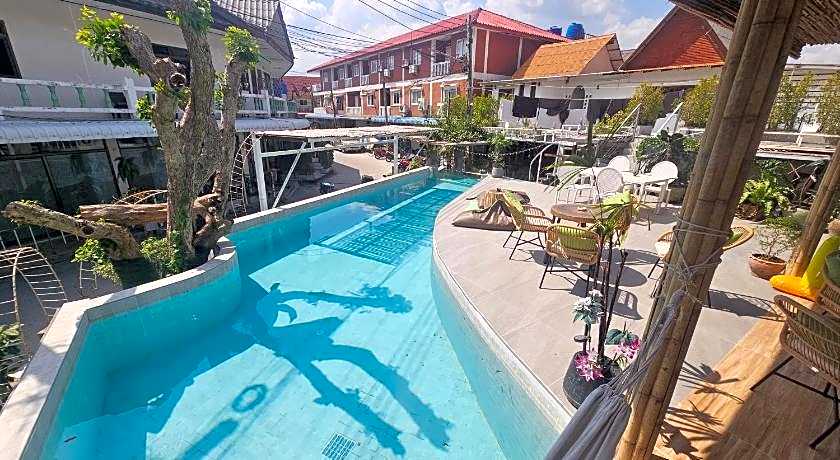 Hideout Hostel