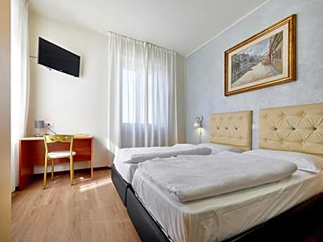 Twin Room with Lake View