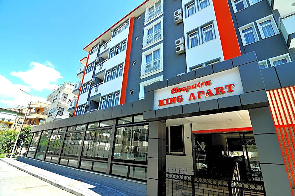 Cleopatra King Apart