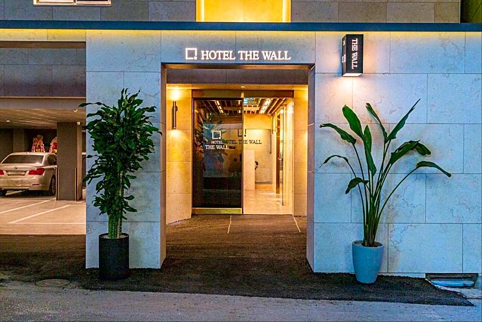 Jecheon The Wall Hotel