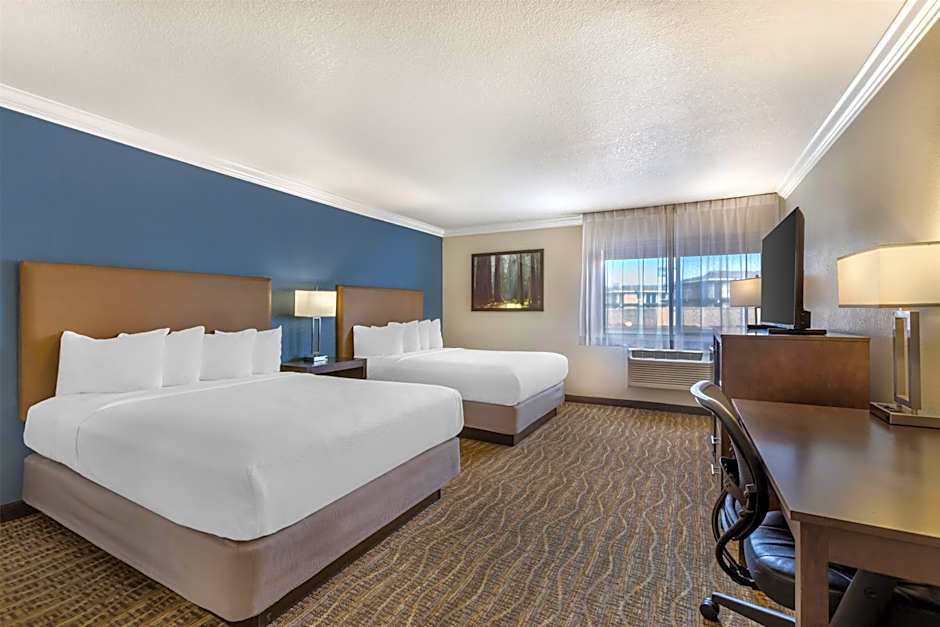 Best Western Town & Country Lodge