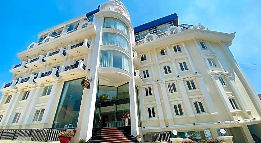 Nature Hotel - Pham Hong Thai