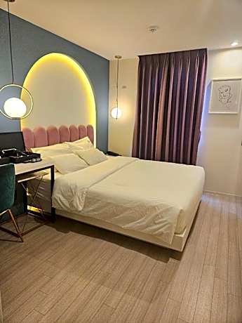Deluxe City View Room