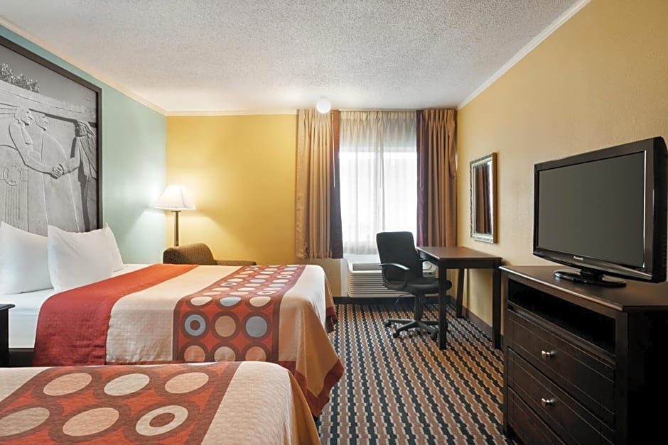 Super 8 by Wyndham Des Moines
