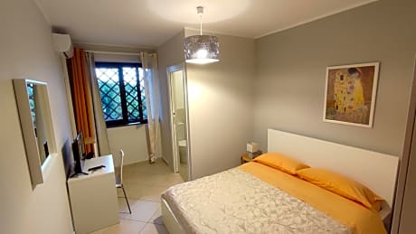 Double or Twin Room with Bathroom