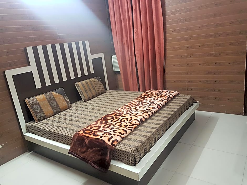 Photo 1 of 3 of 1 Double Bed