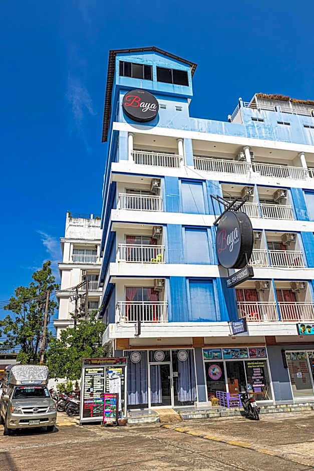 Hotel Baya Phuket - Rooftop Pool, Next to Food Market & Steps to Beach