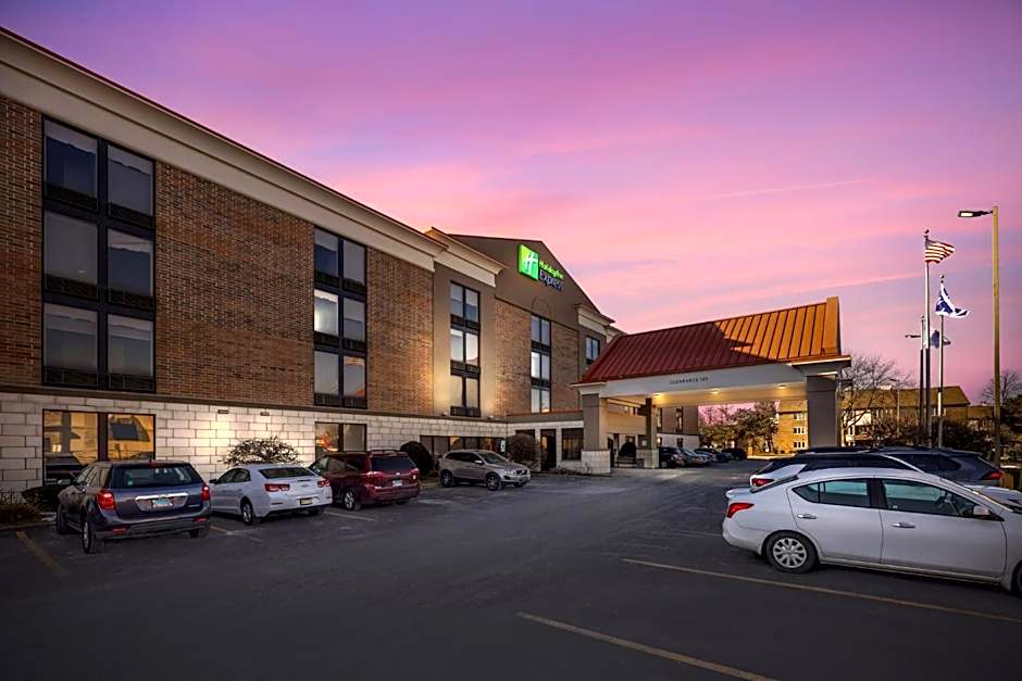 Holiday Inn Express Crestwood By IHG