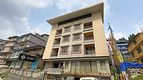 Lingmoo Residency