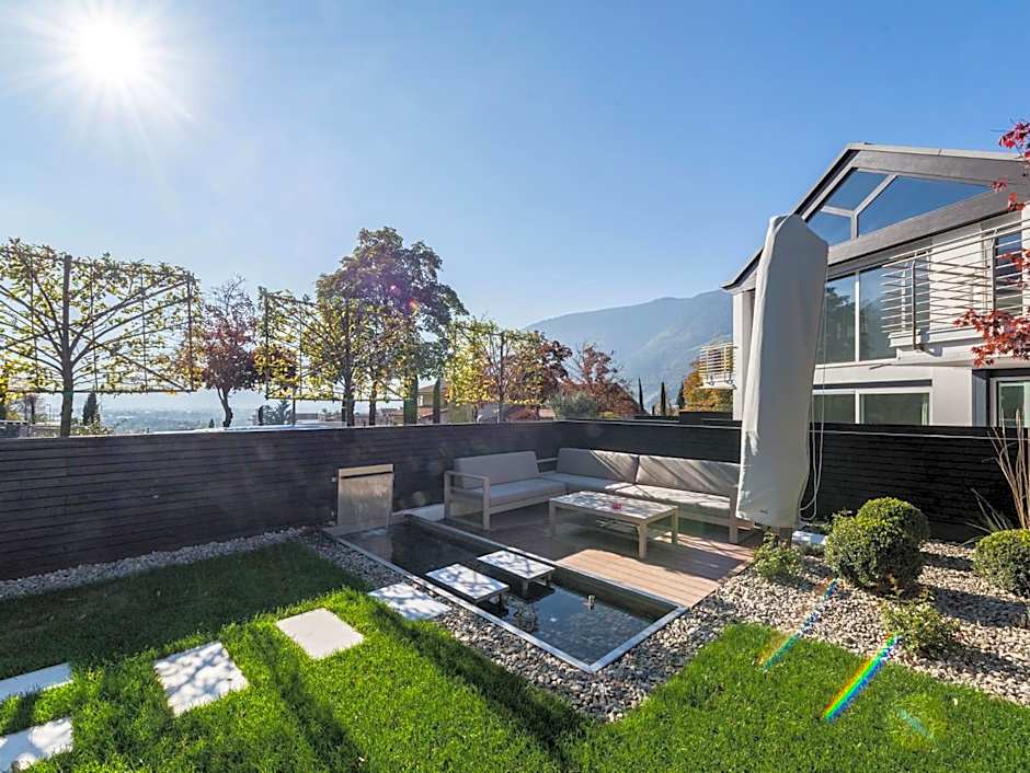 Merangardenvilla adults only