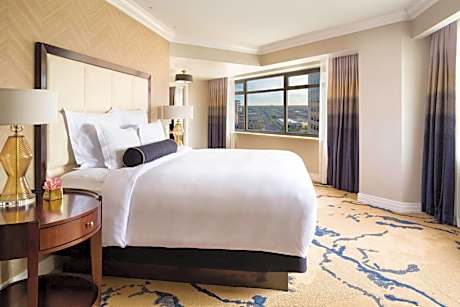 One-Bedroom King Suite